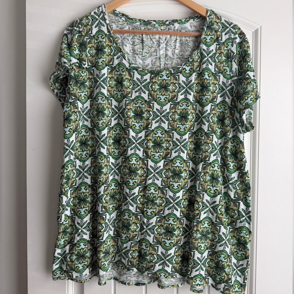 New Directions Green and White Patterned Short Sleeve Top